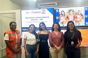 Defesa Civil Municipal recebe estudantes do Ifam para conhecer ações de monitoramento
