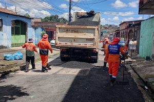 Prefeitura de Manaus intensifica recuperação asfáltica na zona Leste e leva melhorias ao bairro São José 2