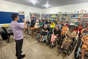 Prefeitura de Manaus leva orientação sobre segurança digital a residentes da Fundação Doutor Thomas 4