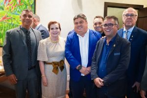 Presidente David Reis e vereadores da CMM prestigiam solenidade de entrega do Colar do Mérito de Contas no TCE-AM (2)