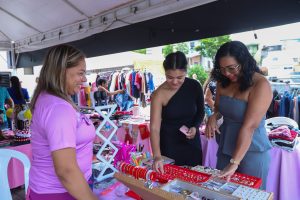 UGPE_GOVERNO DO AMAZONAS PROMOVE A 9A EDIÇÃO DO BAZAR DAS MULHERES EMPREENDEDORAS DO PROSAMIN+-FOTO PAULA PESSOA_UGPE (2)